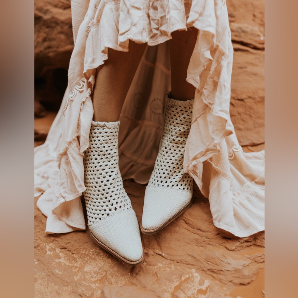FREE PEOPLE | Size 39 | In the Loop Boot | Grey | EUC
